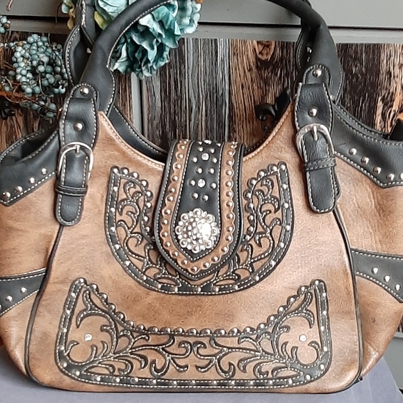 Handbags - Western Bag Purse Bling Studs Black and Tan EUC